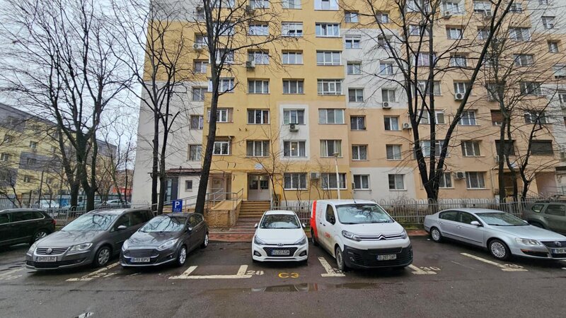 Trapezului Apartament 2 camere  Decomandat  Zona linistita